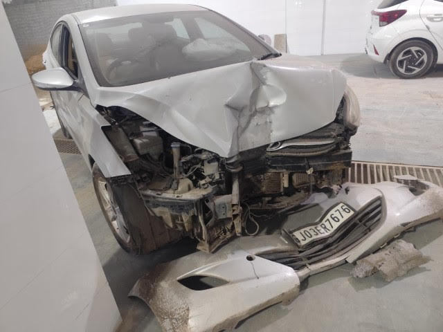 HYUNDAI MOTOR INDIA LTD Elantra CRDI SX 1.6 BS IV